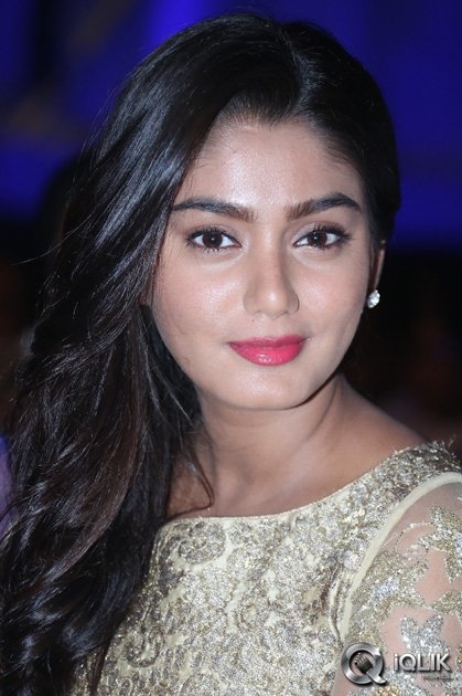 Sana-Maqbool-at-Dikkulu-Choodaku-Ramayya-Movie-Audio-Launch